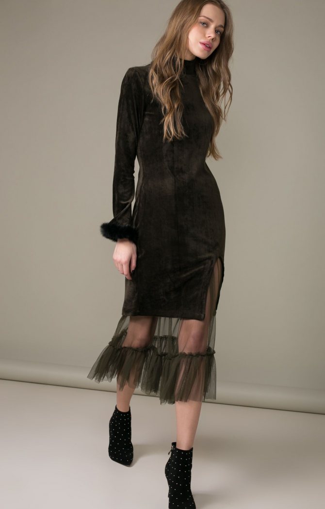 бархатное платье с гипюром