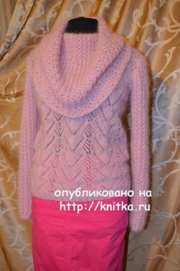 Свитер женский спицами с воротником хомут