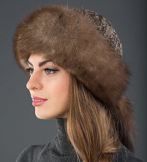 Женская меховая шапка